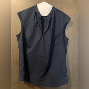 Sleeveless v-neck mandarin collar navy top
